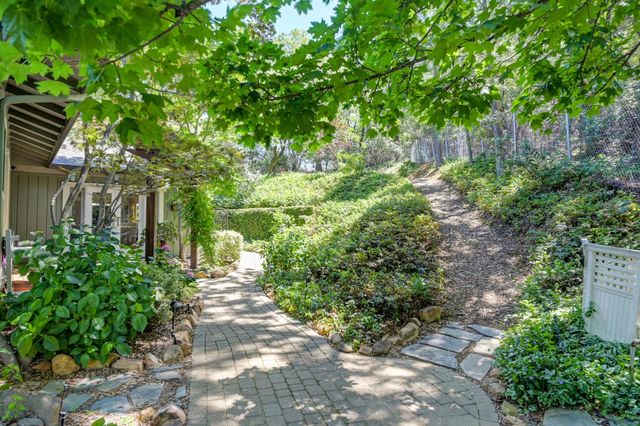 5125 Thomas Dr, Auburn, CA 95602