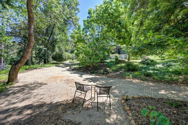 5125 Thomas Dr, Auburn, CA 95602
