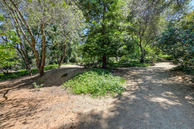 5125 Thomas Dr, Auburn, CA 95602