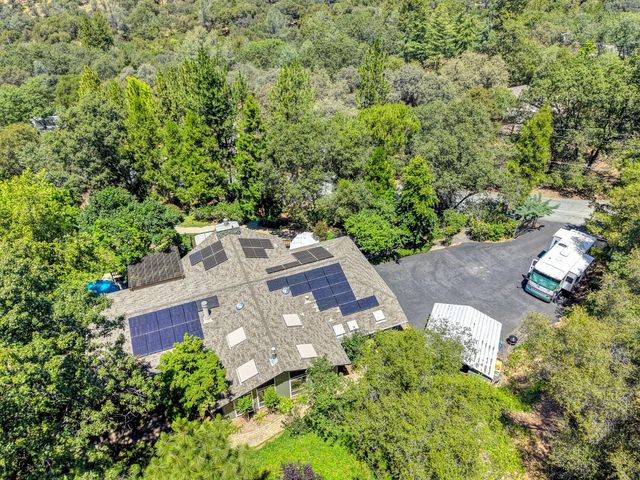 5125 Thomas Dr, Auburn, CA 95602