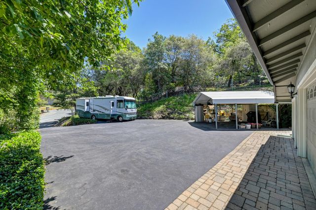 5125 Thomas Dr, Auburn, CA 95602