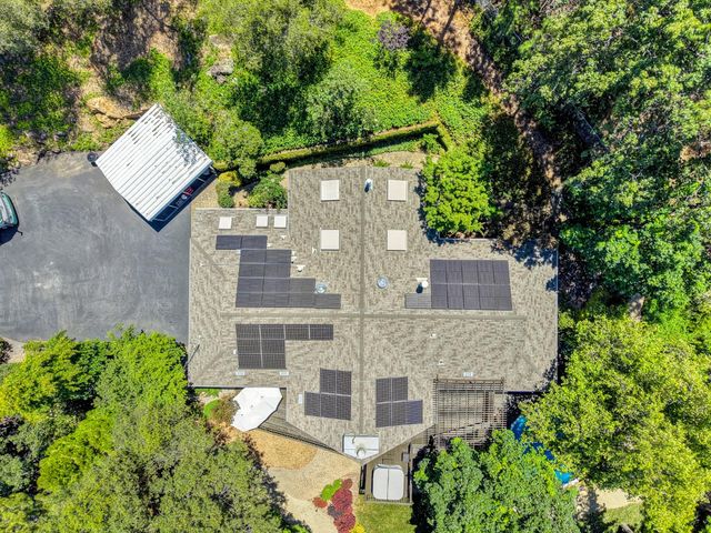 5125 Thomas Dr, Auburn, CA 95602