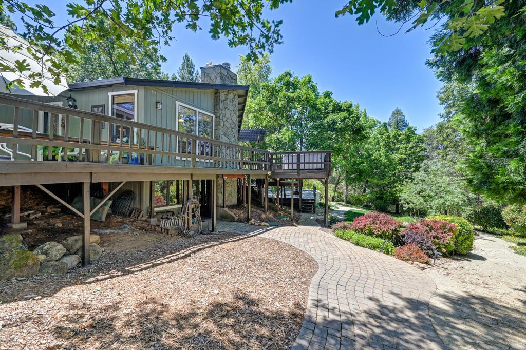 5125 Thomas Dr, Auburn, CA 95602