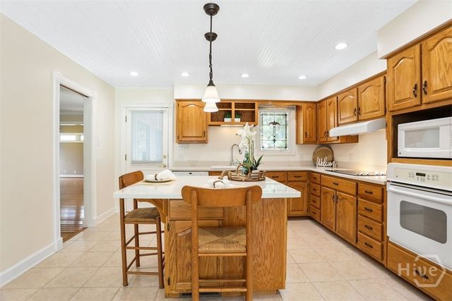 221 Lakeshore Drive, Savannah, GA 31419