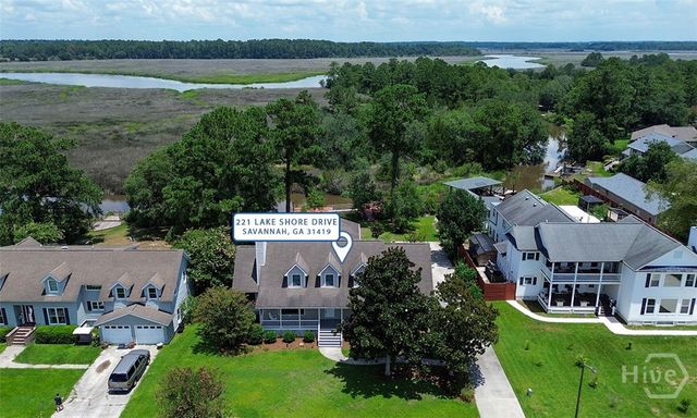 221 Lakeshore Drive, Savannah, GA 31419