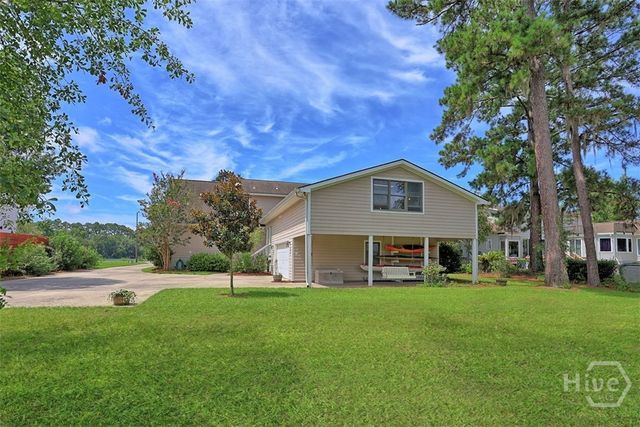 221 Lakeshore Drive, Savannah, GA 31419