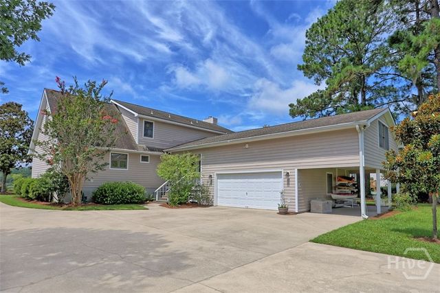 221 Lakeshore Drive, Savannah, GA 31419