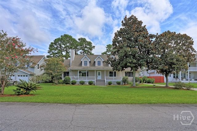221 Lakeshore Drive, Savannah, GA 31419