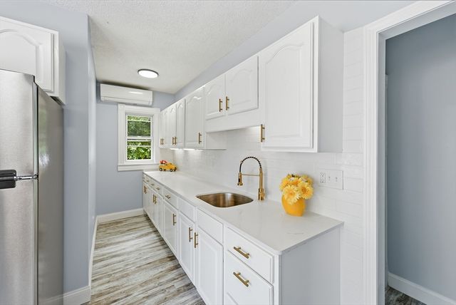 60 Barrison St, Springfield, MA 01109