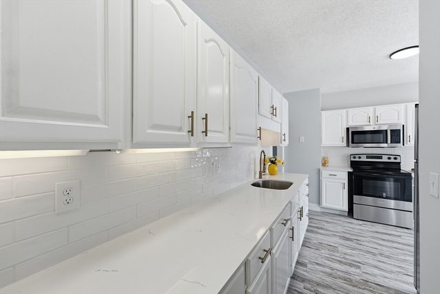 60 Barrison St, Springfield, MA 01109