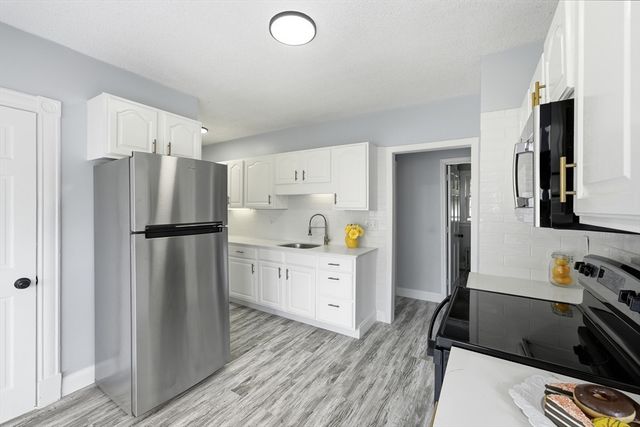60 Barrison St, Springfield, MA 01109