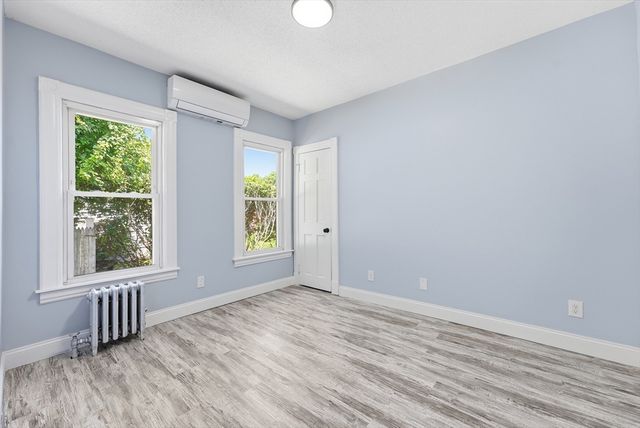 60 Barrison St, Springfield, MA 01109