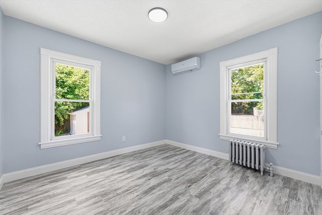 60 Barrison St, Springfield, MA 01109