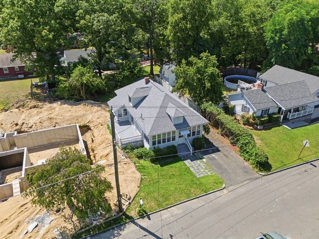 60 Barrison St, Springfield, MA 01109