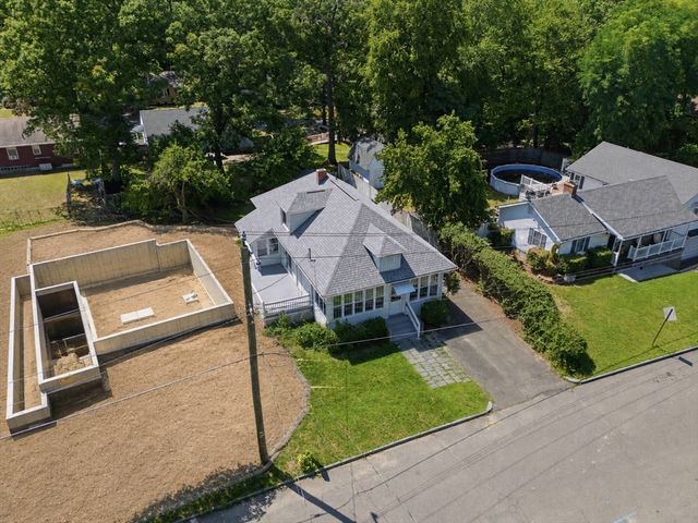 60 Barrison St, Springfield, MA 01109