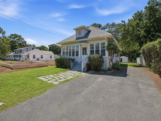 60 Barrison St, Springfield, MA 01109