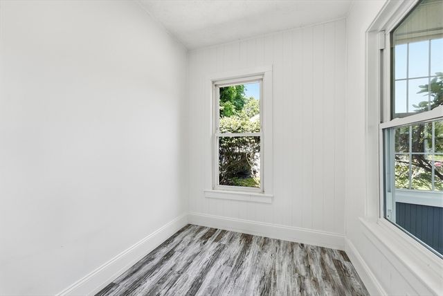60 Barrison St, Springfield, MA 01109
