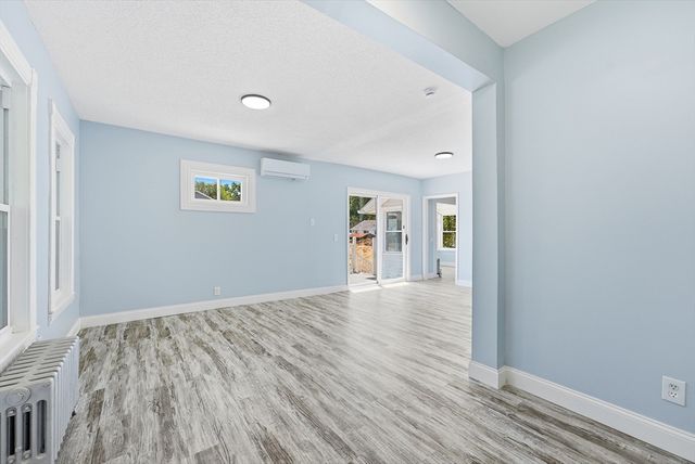 60 Barrison St, Springfield, MA 01109