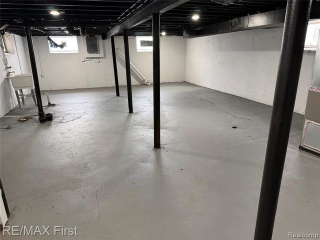 10055 Ward Street, Detroit, MI 48227