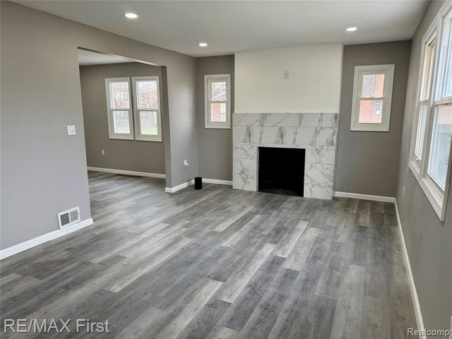 10055 Ward Street, Detroit, MI 48227