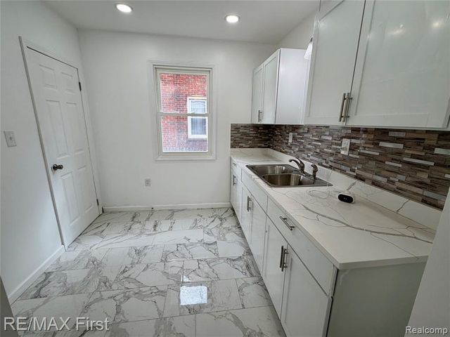 10055 Ward Street, Detroit, MI 48227