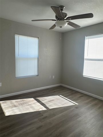 432 Dr Martin Luther King Jr Drive, La Porte, TX 77571