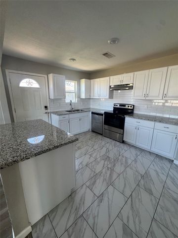 432 Dr Martin Luther King Jr Drive, La Porte, TX 77571