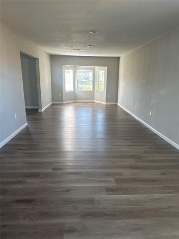 432 Dr Martin Luther King Jr Drive, La Porte, TX 77571