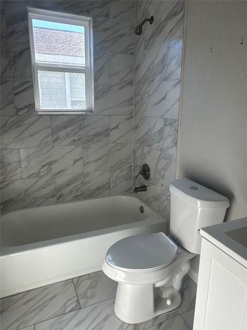 432 Dr Martin Luther King Jr Drive, La Porte, TX 77571