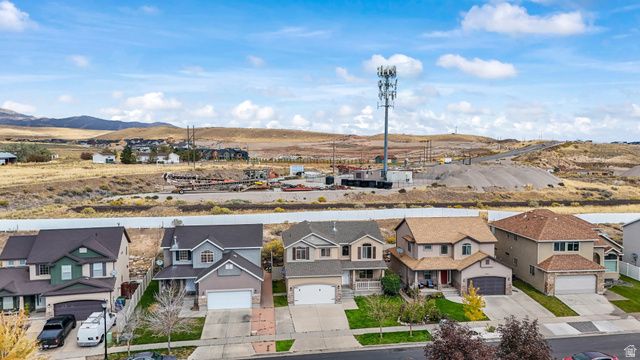 7474 S SUNSET MAPLE DR, West Jordan, UT 84081