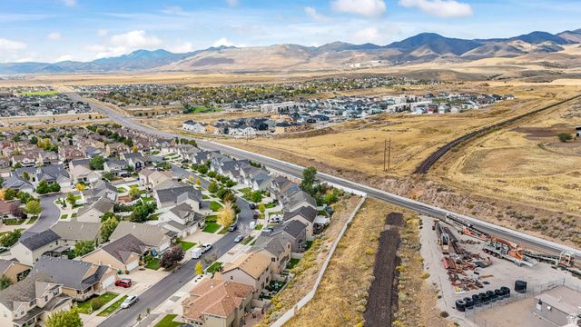 7474 S SUNSET MAPLE DR, West Jordan, UT 84081