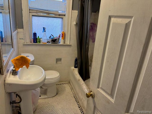 24 Linden Street, River Rouge, MI 48218