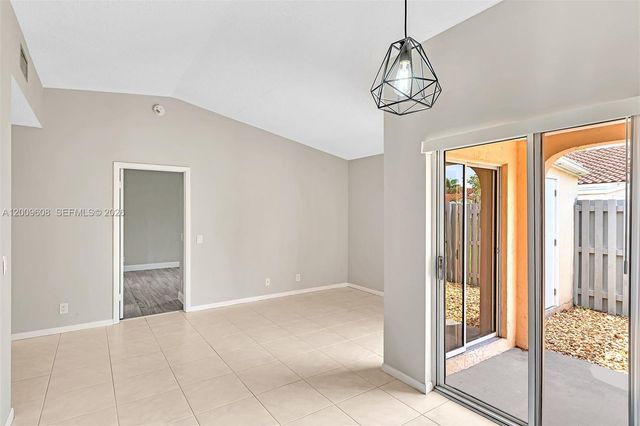 1439 Springside Dr 1439, Weston, FL 33326