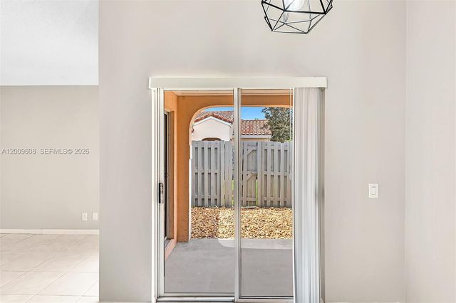 1439 Springside Dr 1439, Weston, FL 33326