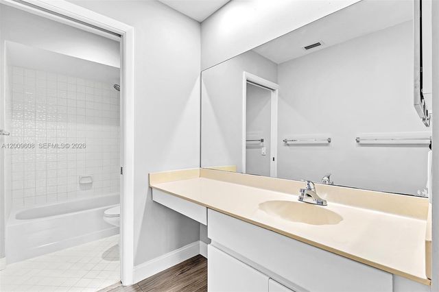 1439 Springside Dr 1439, Weston, FL 33326