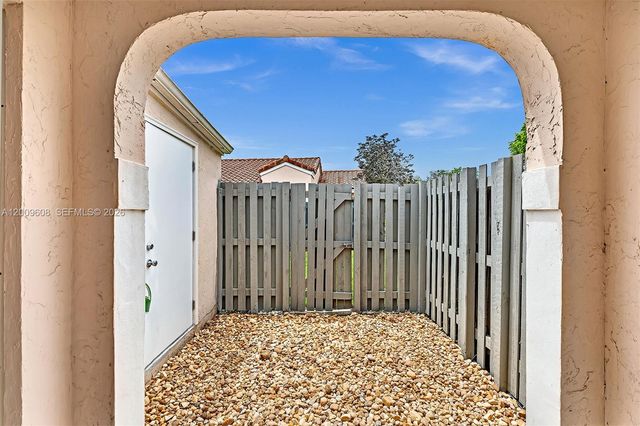 1439 Springside Dr 1439, Weston, FL 33326