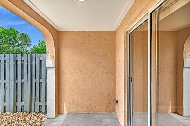 1439 Springside Dr 1439, Weston, FL 33326