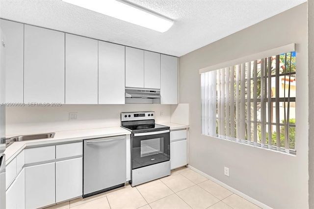 1439 Springside Dr 1439, Weston, FL 33326