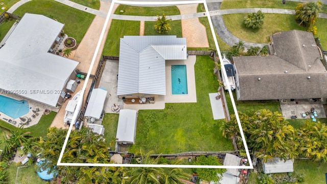 9411 SW 185th Terrace, Cutler Bay, FL 33157