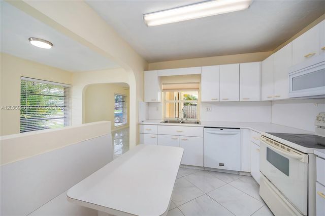 9411 SW 185th Terrace, Cutler Bay, FL 33157