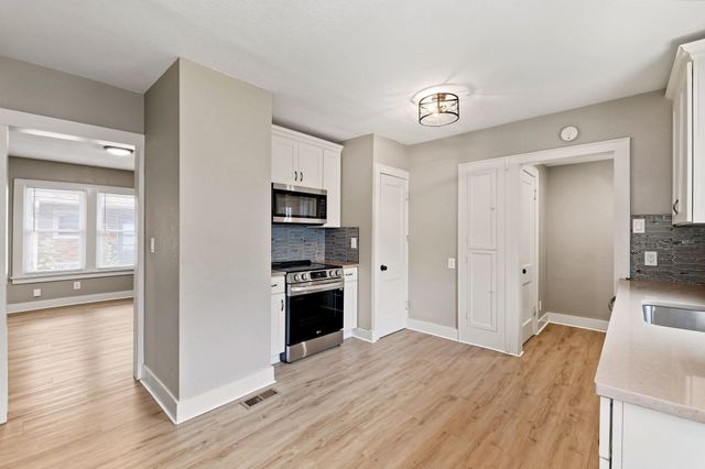 424 N Dellrose Ave, Wichita, KS 67208