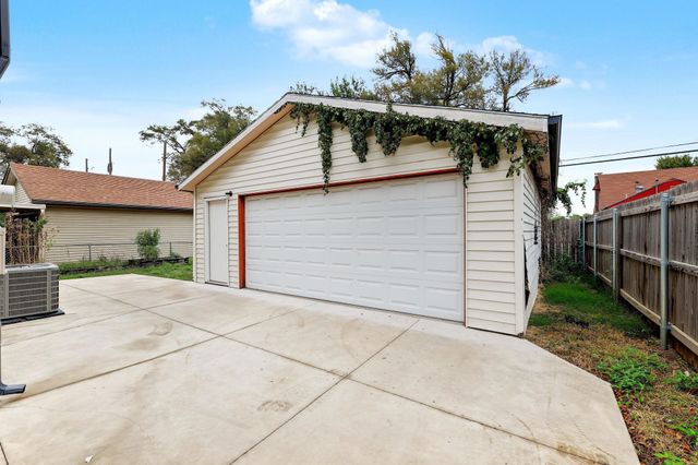 424 N Dellrose Ave, Wichita, KS 67208