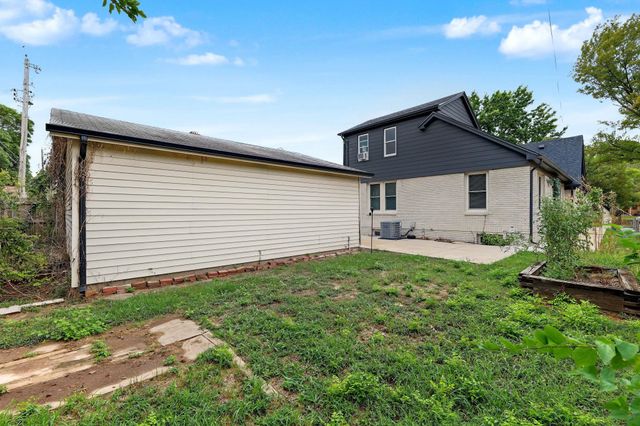 424 N Dellrose Ave, Wichita, KS 67208