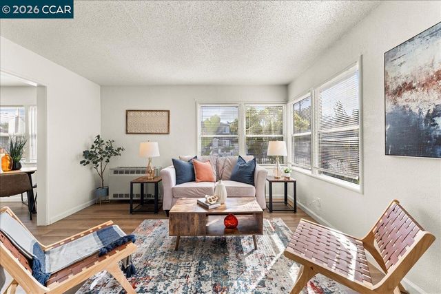 4135-4137 West St, Oakland, CA 94608