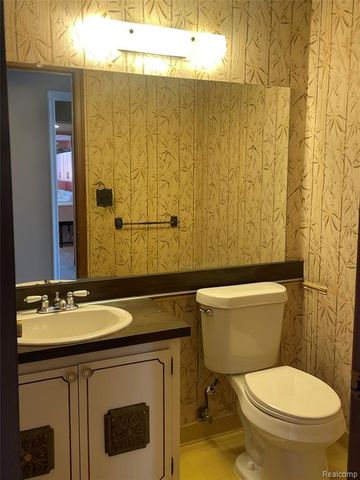 11375 Savage Drive, Sterling Heights, MI 48312