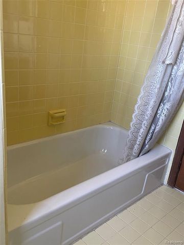 11375 Savage Drive, Sterling Heights, MI 48312