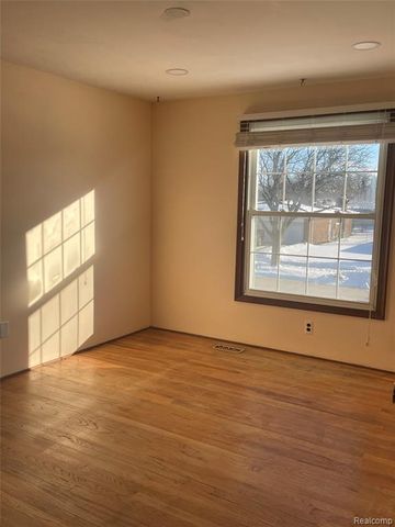 11375 Savage Drive, Sterling Heights, MI 48312