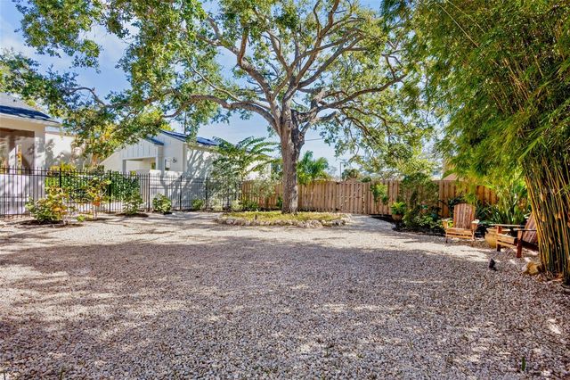 1516 OAK STREET, Sarasota, FL 34236