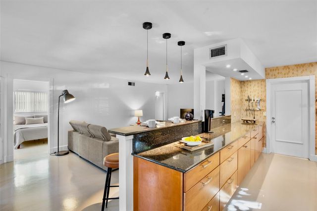 1516 OAK STREET, Sarasota, FL 34236