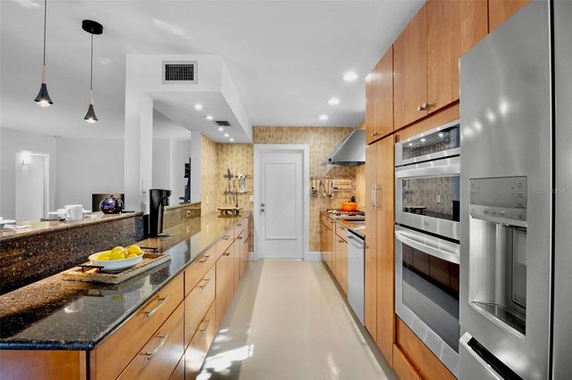 1516 OAK STREET, Sarasota, FL 34236